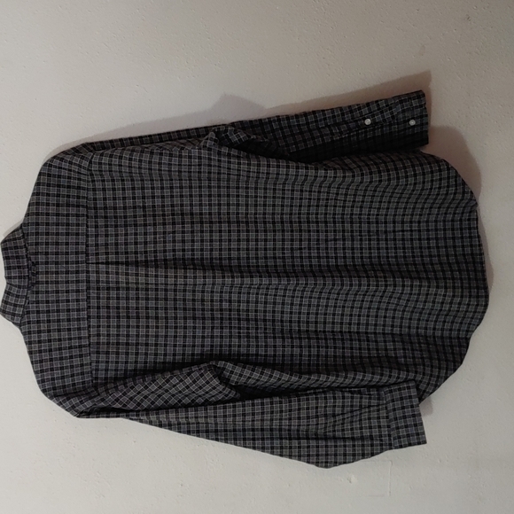 Tommy Hilfiger Men's Size Medium Plaid Button Down - Picture 5 of 7